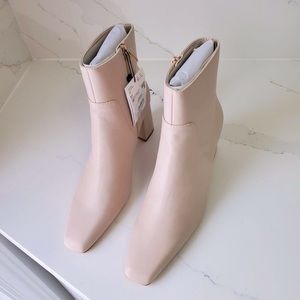 👢MANGO SHOES 👢NWTB. Ankle boots. Zipper closure